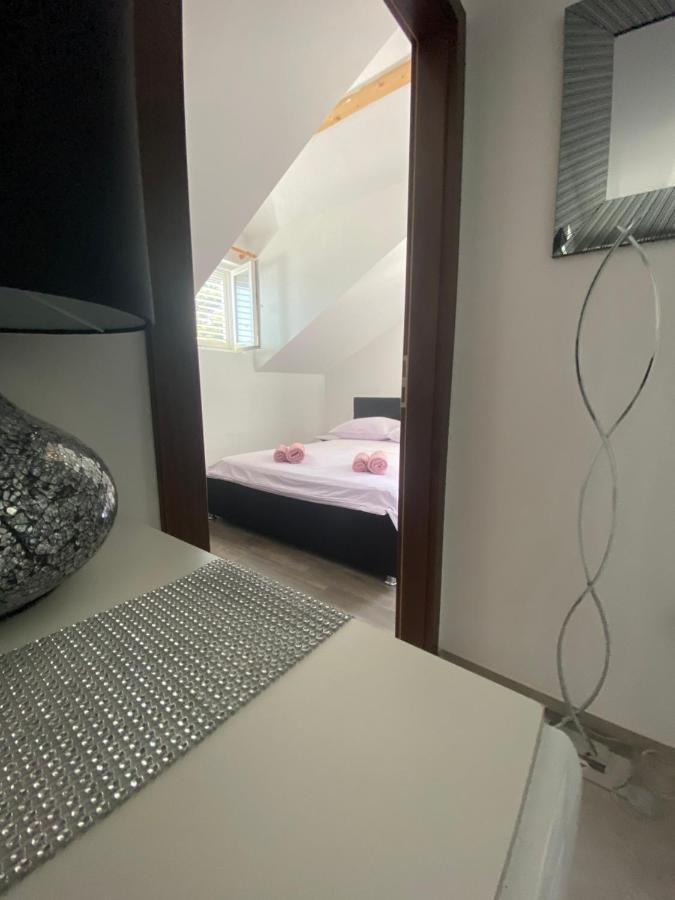 Guesthouse Ruza Sobra Apartments In The Attic Of The House エクステリア 写真